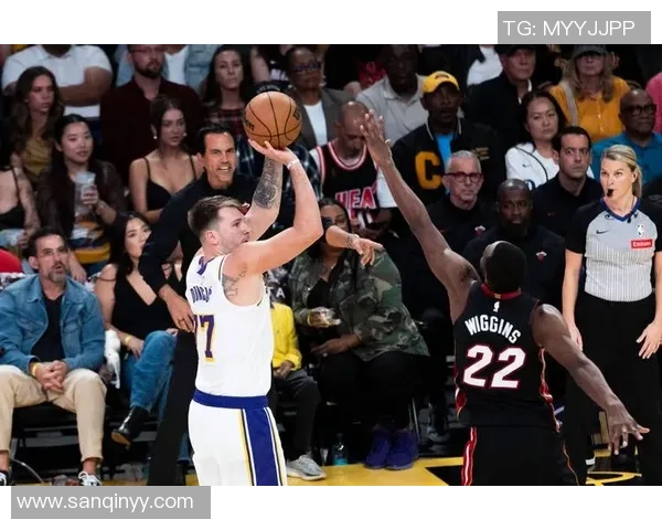 男篮对阵热火精彩比赛录像回放全程回顾与精彩瞬间分析